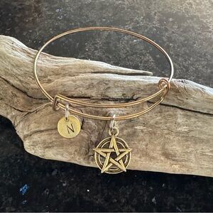 Adjustable Gold Tone Bracelet – ‘N’ Initial & Pentagram Charm